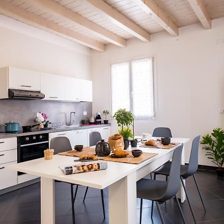 GARDAPPARTAMENTI - Residenza Gelsomino Desenzano del Garda Bagian luar foto