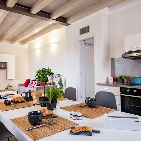 GARDAPPARTAMENTI - Residenza Gelsomino Desenzano del Garda Bagian luar foto