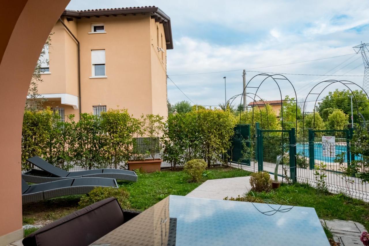 GARDAPPARTAMENTI - Residenza Gelsomino Desenzano del Garda Bagian luar foto