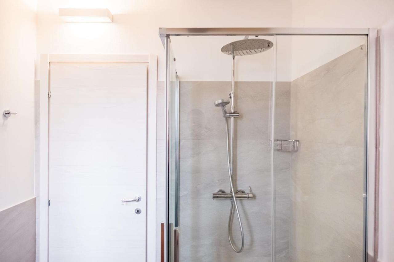 GARDAPPARTAMENTI - Residenza Gelsomino Desenzano del Garda Bagian luar foto