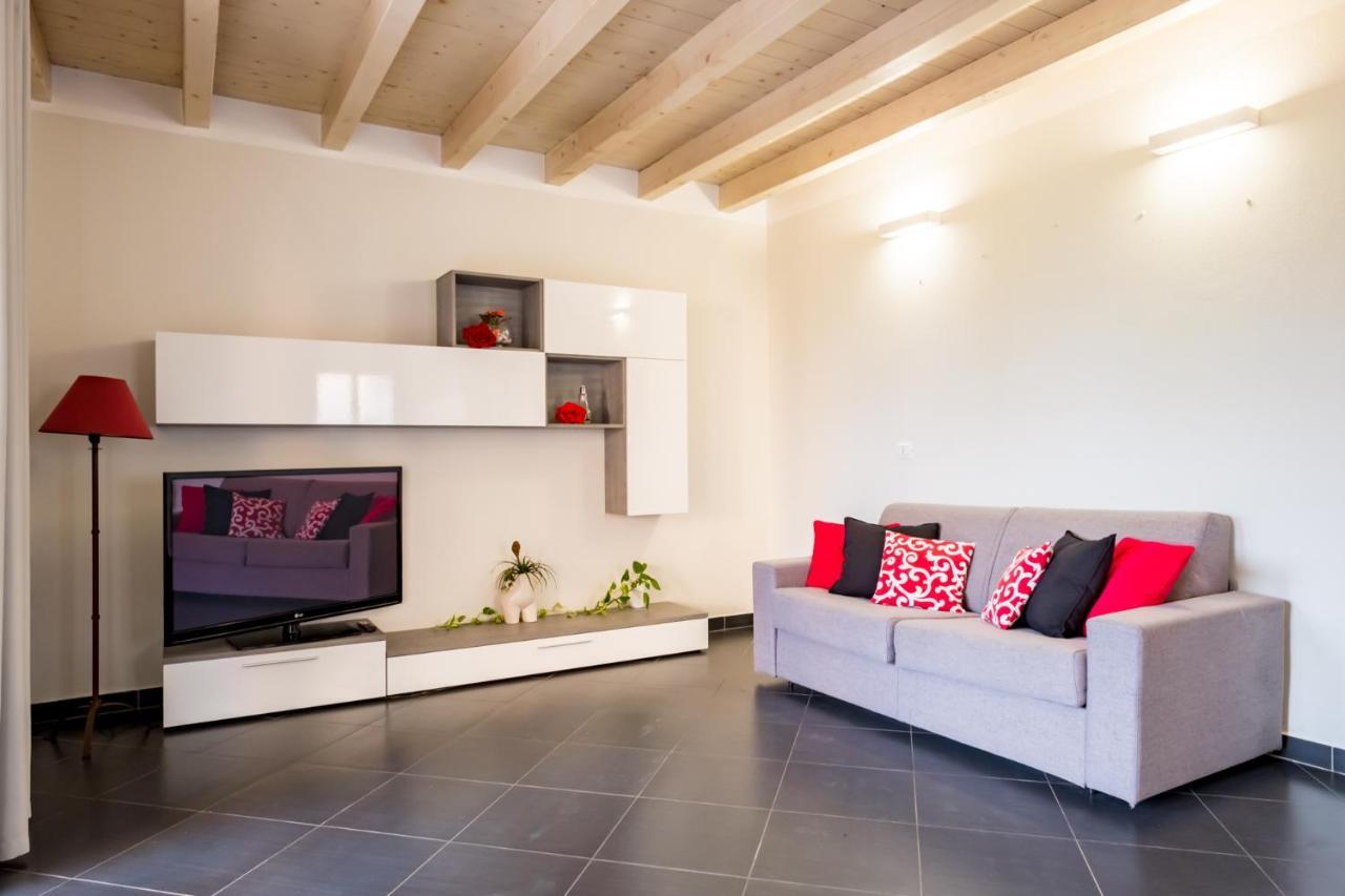 GARDAPPARTAMENTI - Residenza Gelsomino Desenzano del Garda Bagian luar foto