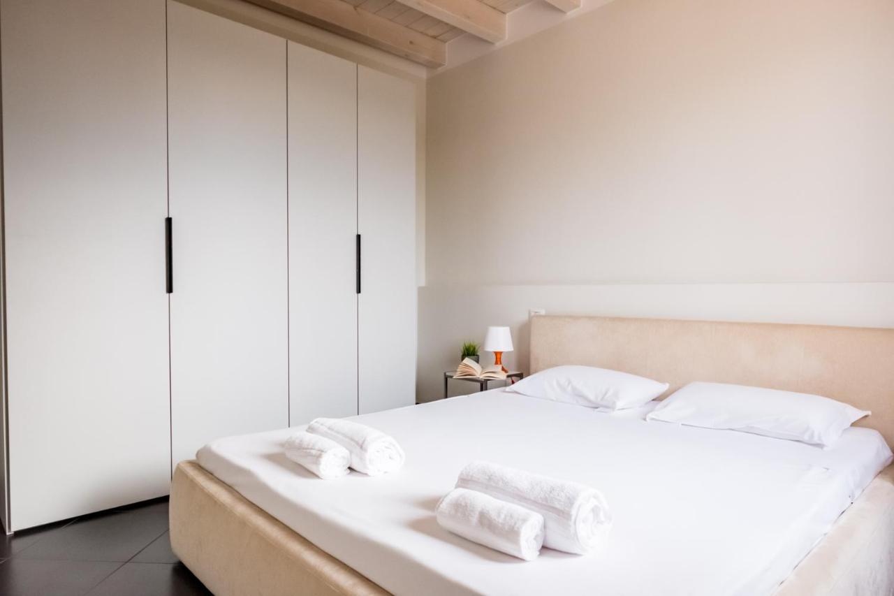 GARDAPPARTAMENTI - Residenza Gelsomino Desenzano del Garda Bagian luar foto