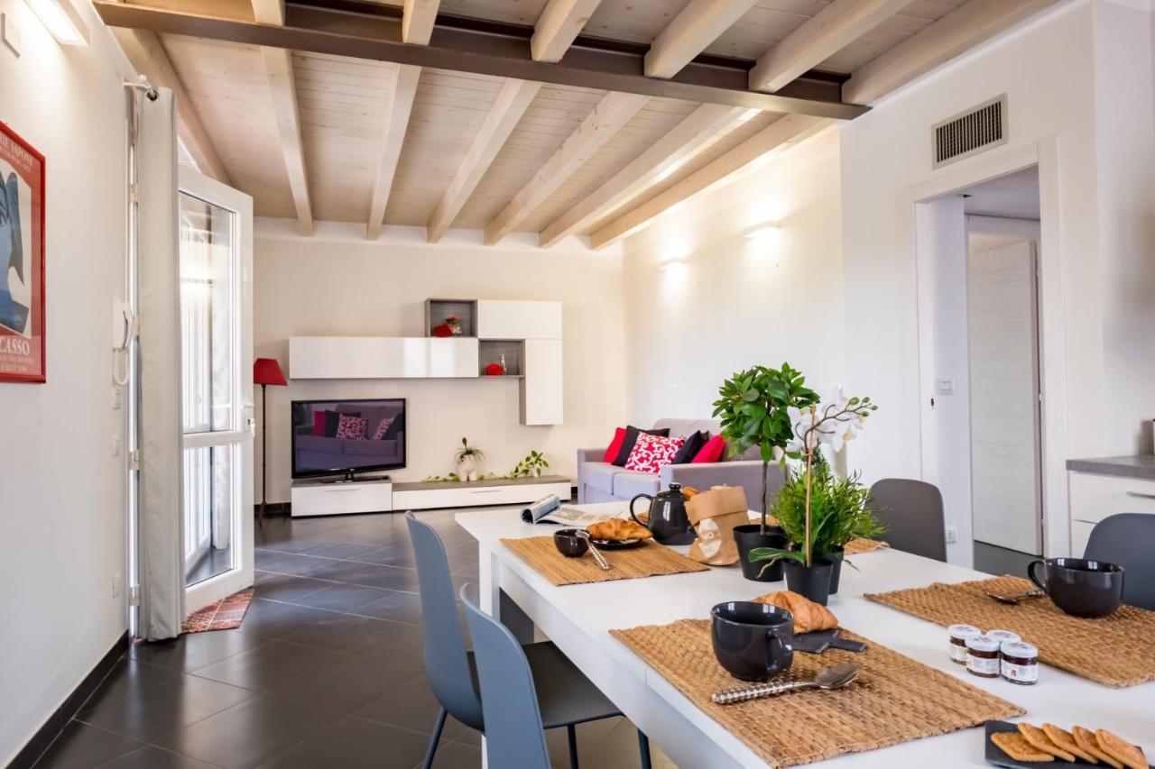 GARDAPPARTAMENTI - Residenza Gelsomino Desenzano del Garda Bagian luar foto